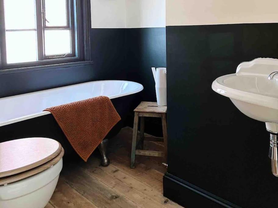 Luxury City Centre Townhouse - Sleeps 6 Честер Экстерьер фото