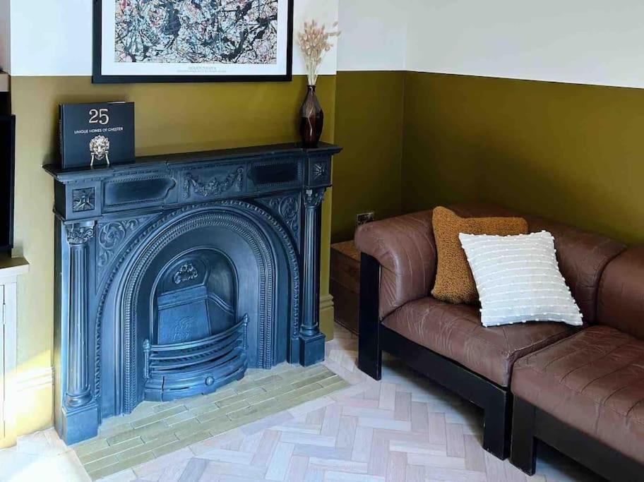 Luxury City Centre Townhouse - Sleeps 6 Честер Экстерьер фото