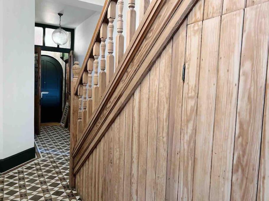 Luxury City Centre Townhouse - Sleeps 6 Честер Экстерьер фото
