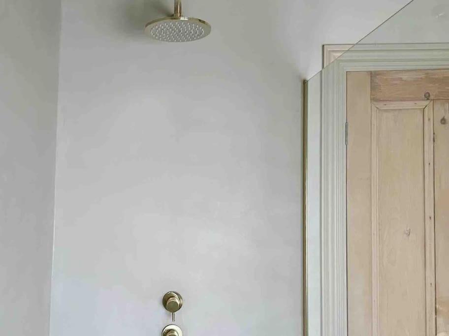 Luxury City Centre Townhouse - Sleeps 6 Честер Экстерьер фото