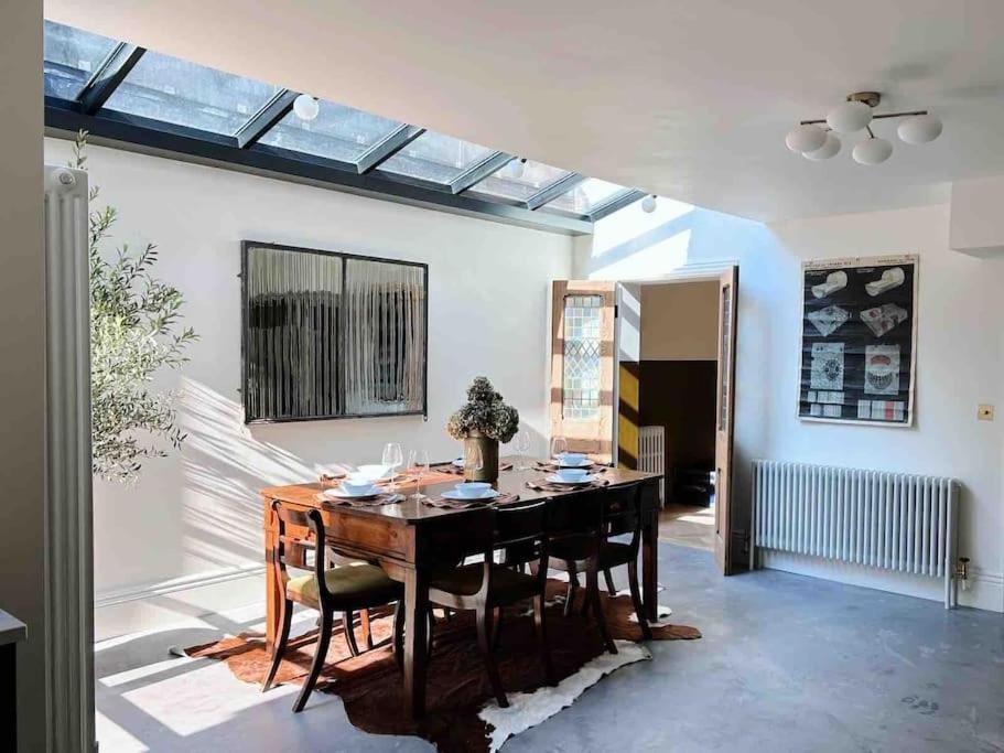 Luxury City Centre Townhouse - Sleeps 6 Честер Экстерьер фото